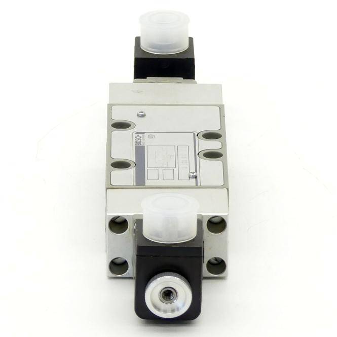Bosch 5/3-Wege-Doppelmagnetventil (0 820 017 228)