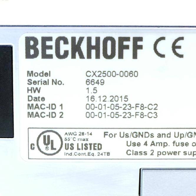 Nahaufnahme eines Beckhoff CE-Geräte-Etiketts mit der Modellnummer CX2500-0060, Seriennummer 6649, Hardware 1.5, Datum 16.12.2015 und MAC-IDs.