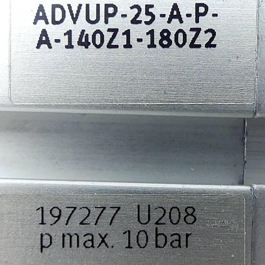 FESTO Pneumatikzylinder ADVU-25-A-P-A-140Z1-180Z2 (197277)