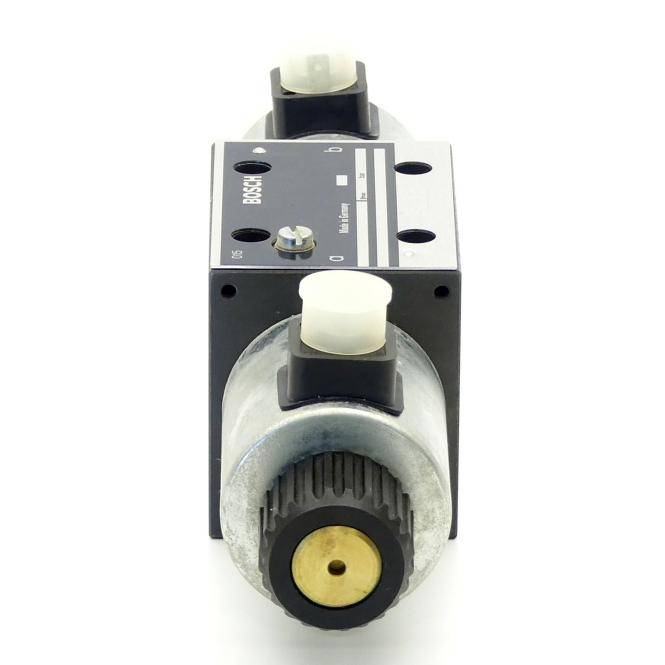 Bosch 4/3-Wegeventil 081WV10P1N104WS024/00B0 (0 810 001 440)