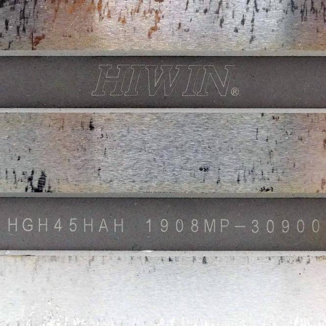 HIWIN Linearführung mit Kugelwagen (HGR45H + HGH45HAH)