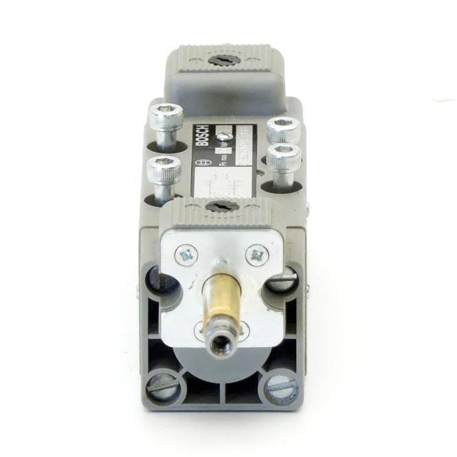 Bosch 5/2 Wegeventil (0 820 024 998)