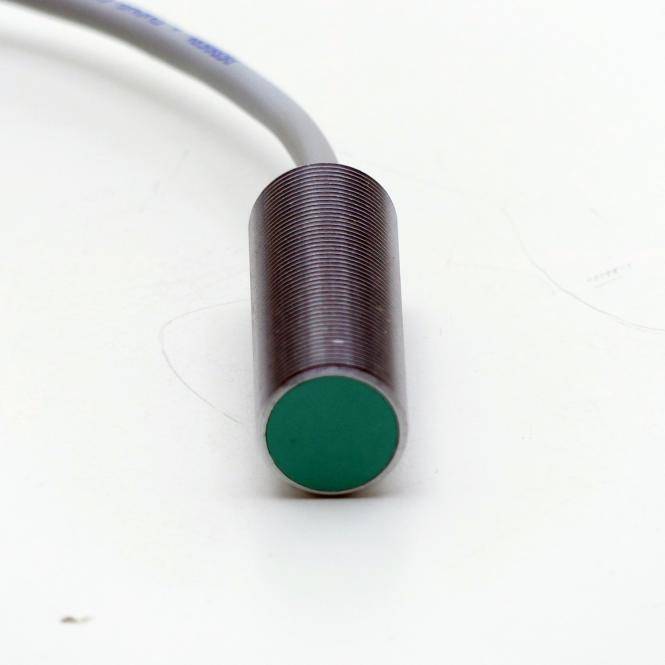 PEPPERL+FUCHS Sensor Induktiv (NEB12-18GM50-E2-3M-Y)