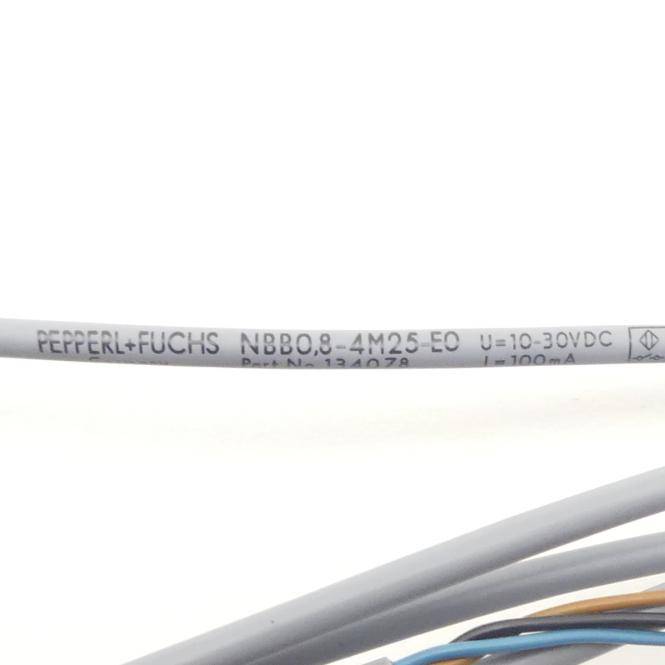 PEPPERL+FUCHS Induktiver Sensor (NBB0,8-4M25-E0)