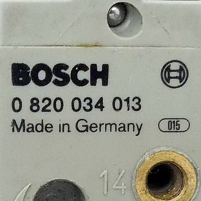 Bosch 5/3 - Wegeventil (0 820 034 013)