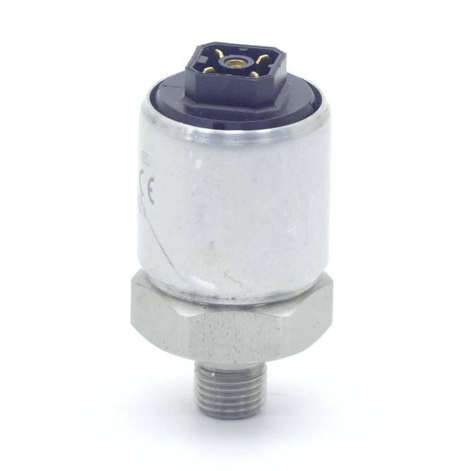 Silberdrucksensor oder -schalter mit Gewinde-Metallbasis und elektrischem Anschluss oben, isoliert auf weißem Hintergrund