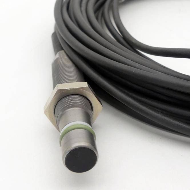 BALLUFF Induktiver Sensor (BES 516-300-S135-D-PU-08)