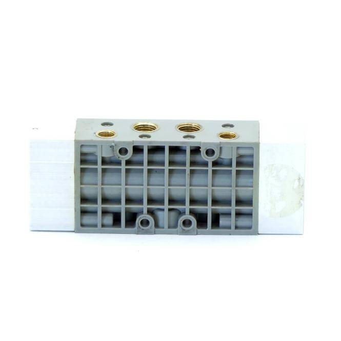 Bosch Magnetventil (0 820 221 010)