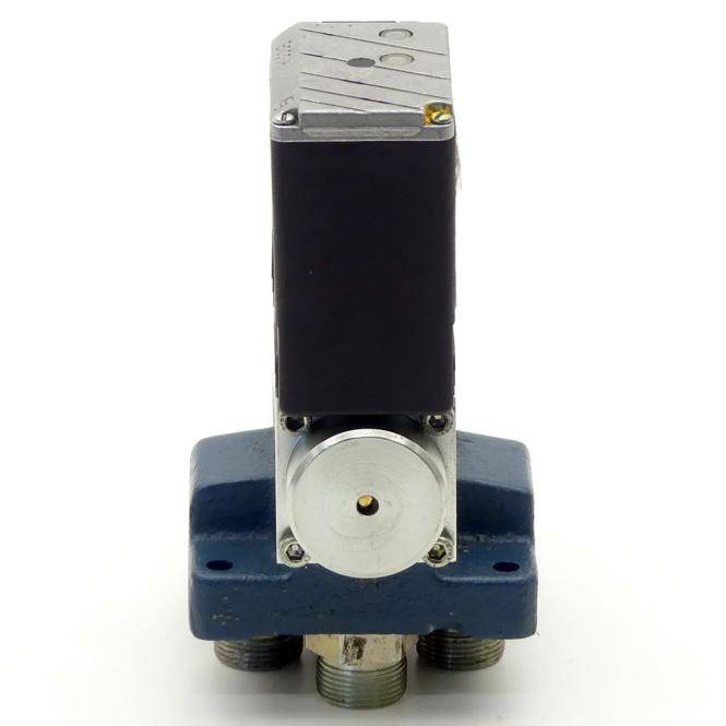 Bosch 4/3 Wegeventil (0 811 404 151)