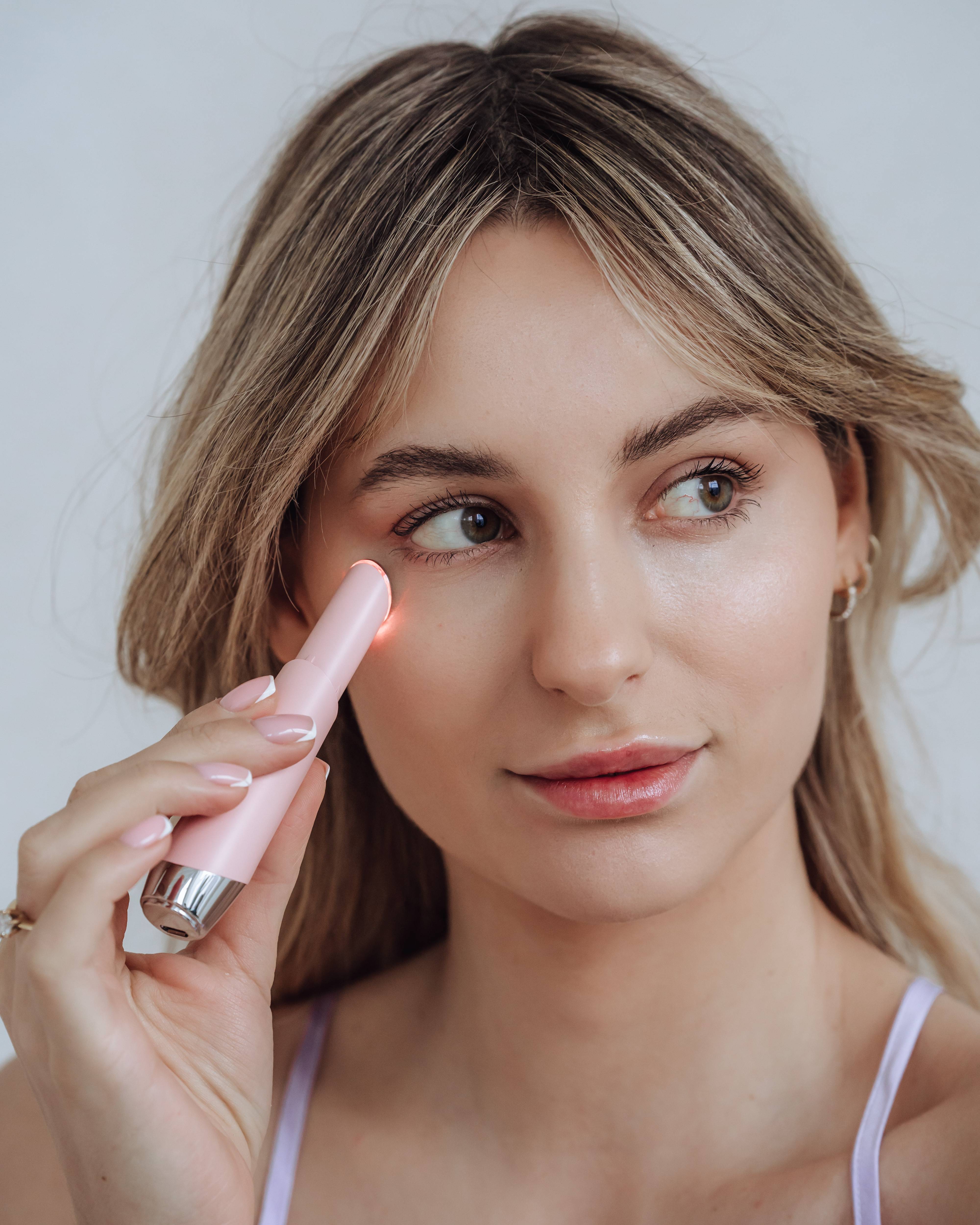 BEAUTIFLY B-Blink Blush LED Lichttherapiegerät