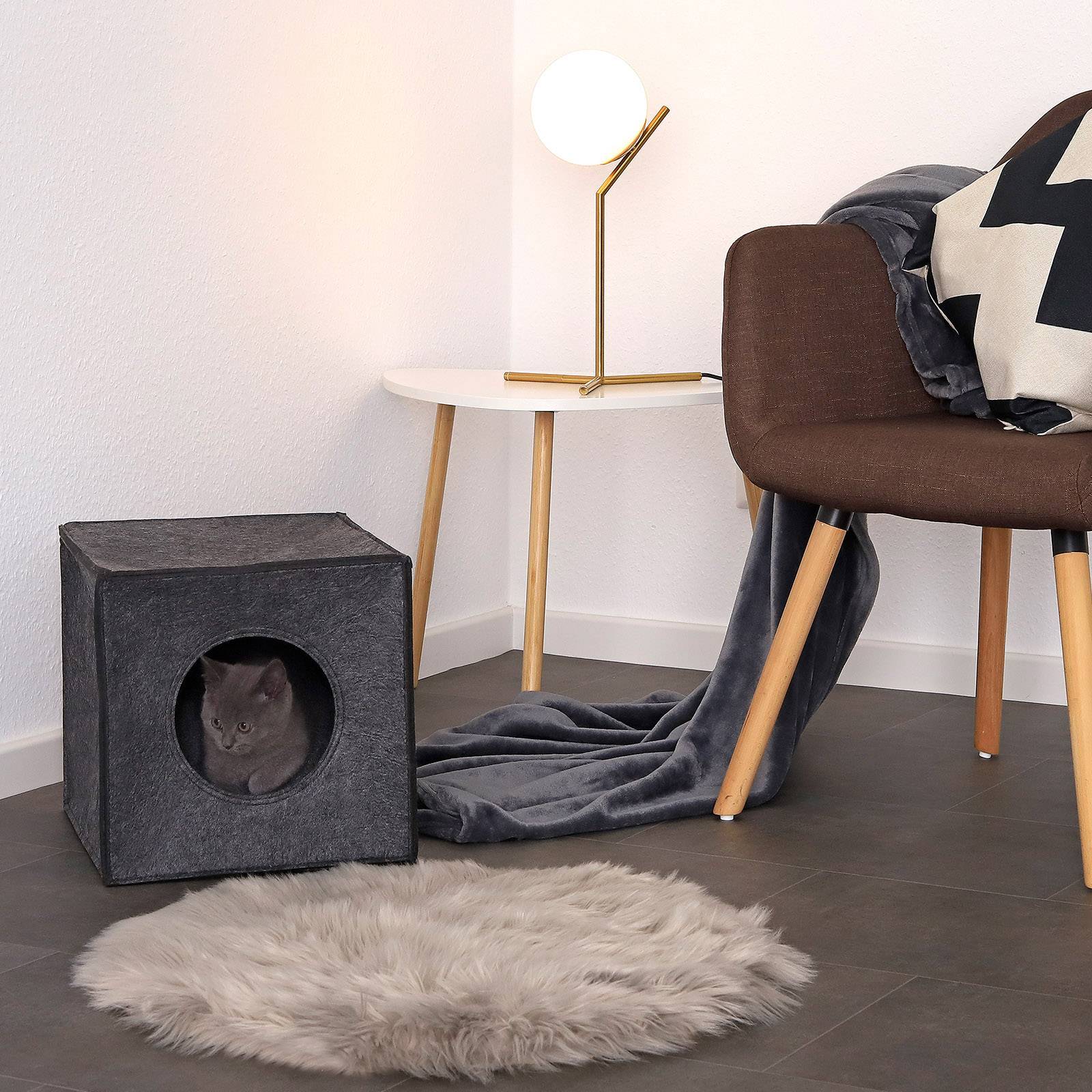 lionto Katzenhöhle, Regaleinsatz & Katzenbett in einem, aus robustem Filz mit weichem Kissen, 33x37x33 cm, dunkelgrau