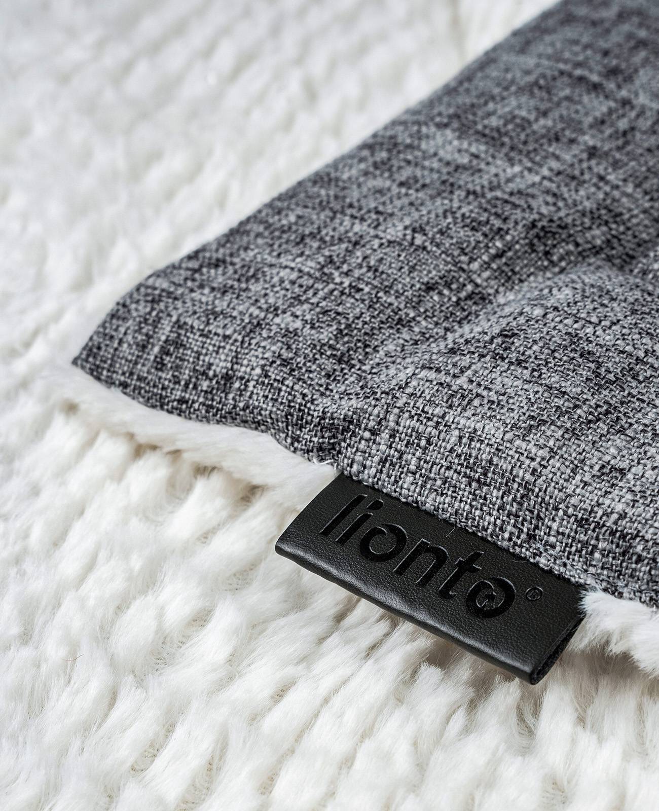 lionto Haustierdecke, wendbare Kuscheldecke mit Polsterung, ideal für Sofa, Körbchen & Auto, pflegeleicht, 60x45 cm