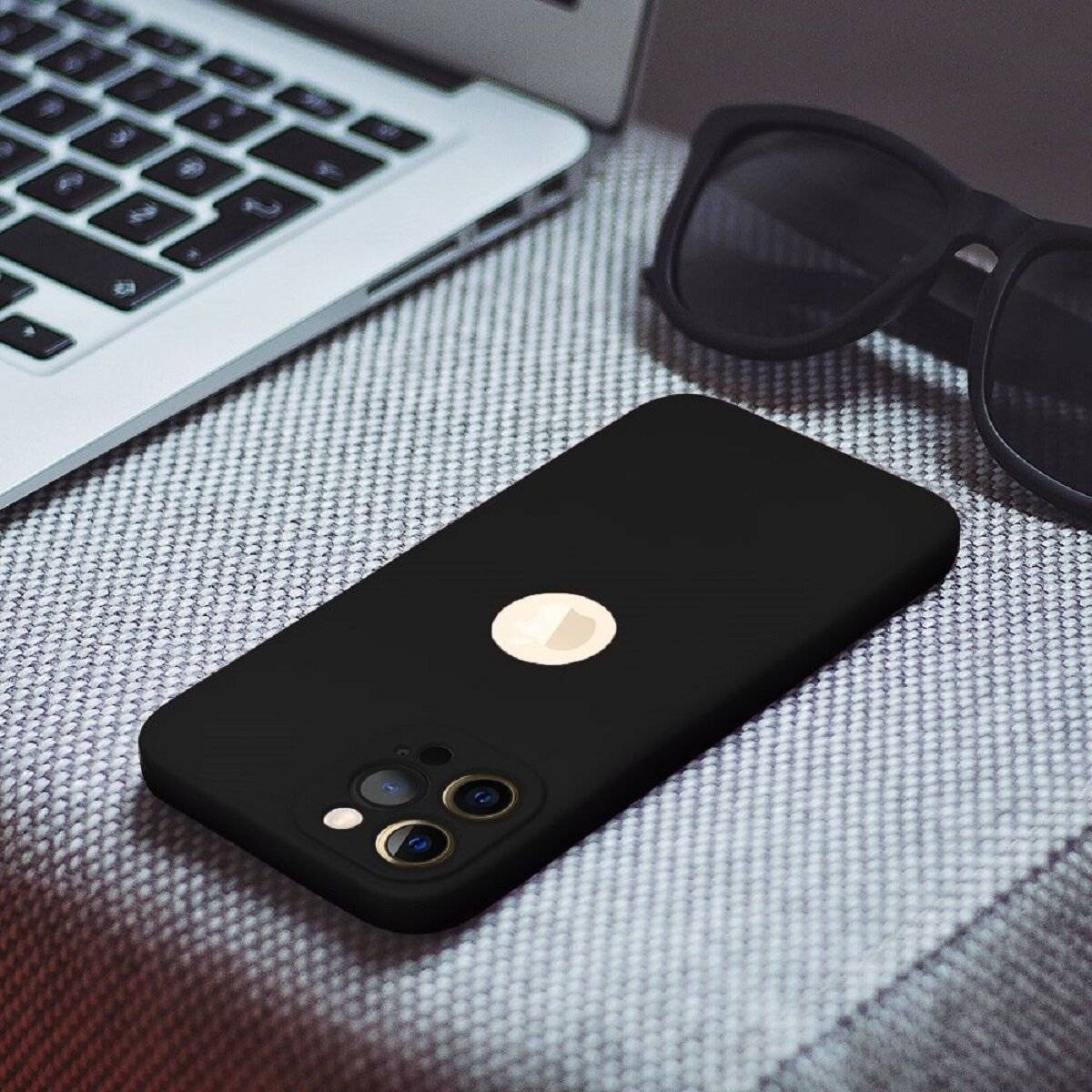 Soft Case – klassische Silikon-Schutzhülle mit mattem Finish kompatibel mit iPhone 17 Air Schwarz