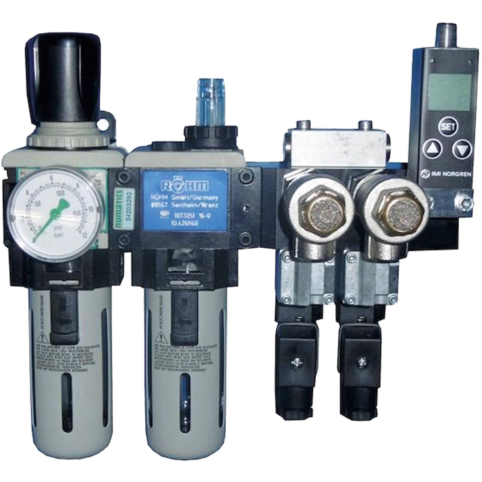 Druckluftregel-Baugruppe mit Druckmanometer, zwei Filtern und digitaler Bedienblende zur Steuerung des Luftstroms in Druckluftanlagen.