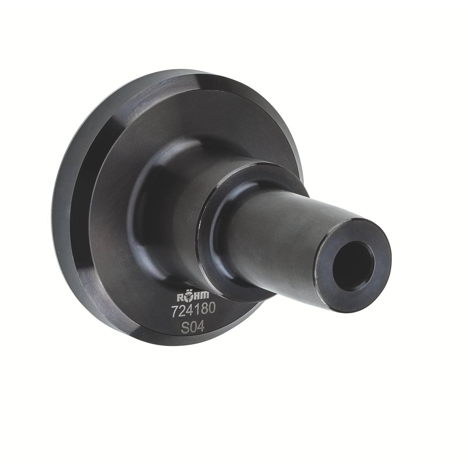 Ein kegelförmiger Metallwerkzeughalter mit zylindrischer Verlängerung, eingraviert mit '724180 S04' und einem Unternehmenslogo, isoliert auf weißem Hintergrund.