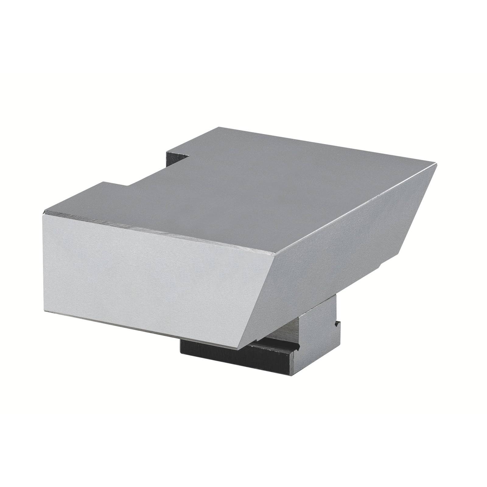 Eine metallische, konisch geformte Werkzeugmaschinenkomponente, wahrscheinlich ein Spitzstock einer Drehmaschine, mit einer spitzen Spitze und zylindrischem Körper, horizontal dargestellt.