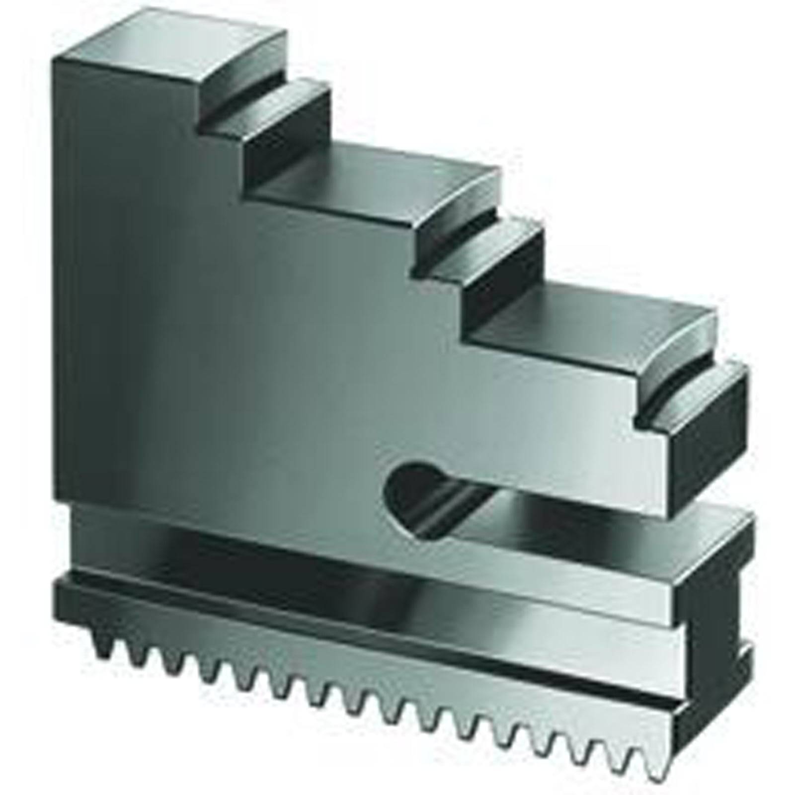 Ein Metallkiefer mit gezahntem Rand und ineinandergreifenden Zähnen sowie einer rechteckigen Grundfläche, der zum Greifen oder Halten von Objekten in Maschinen oder Werkzeugen verwendet wird.