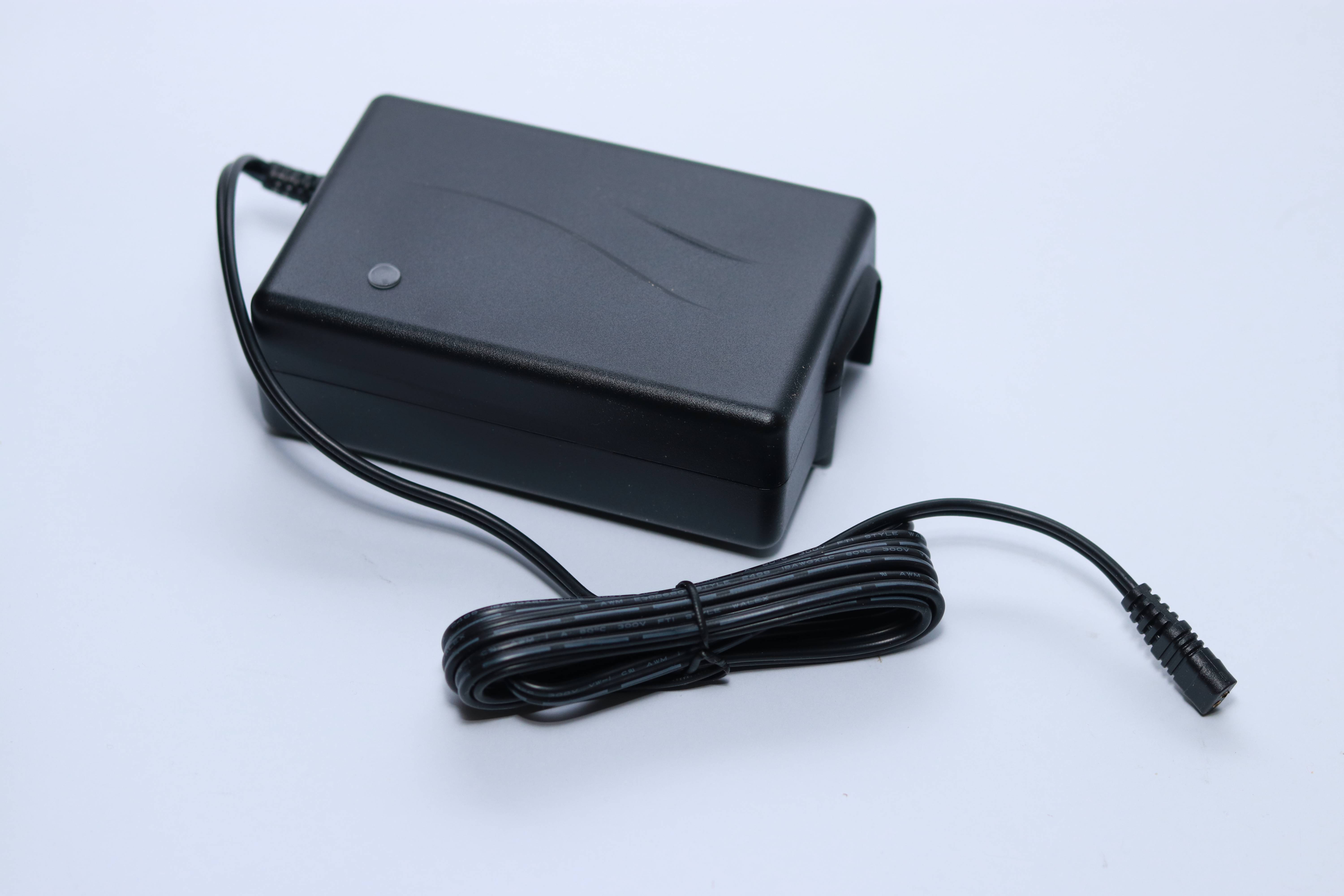 mascot - 2542LI-4 - Li-Ion Ladegerät für 4S Pack -16,8 Volt 2A