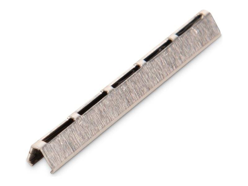 Metallklammernstreifen mit mehreren verbundenen Klammern auf weißem Hintergrund.