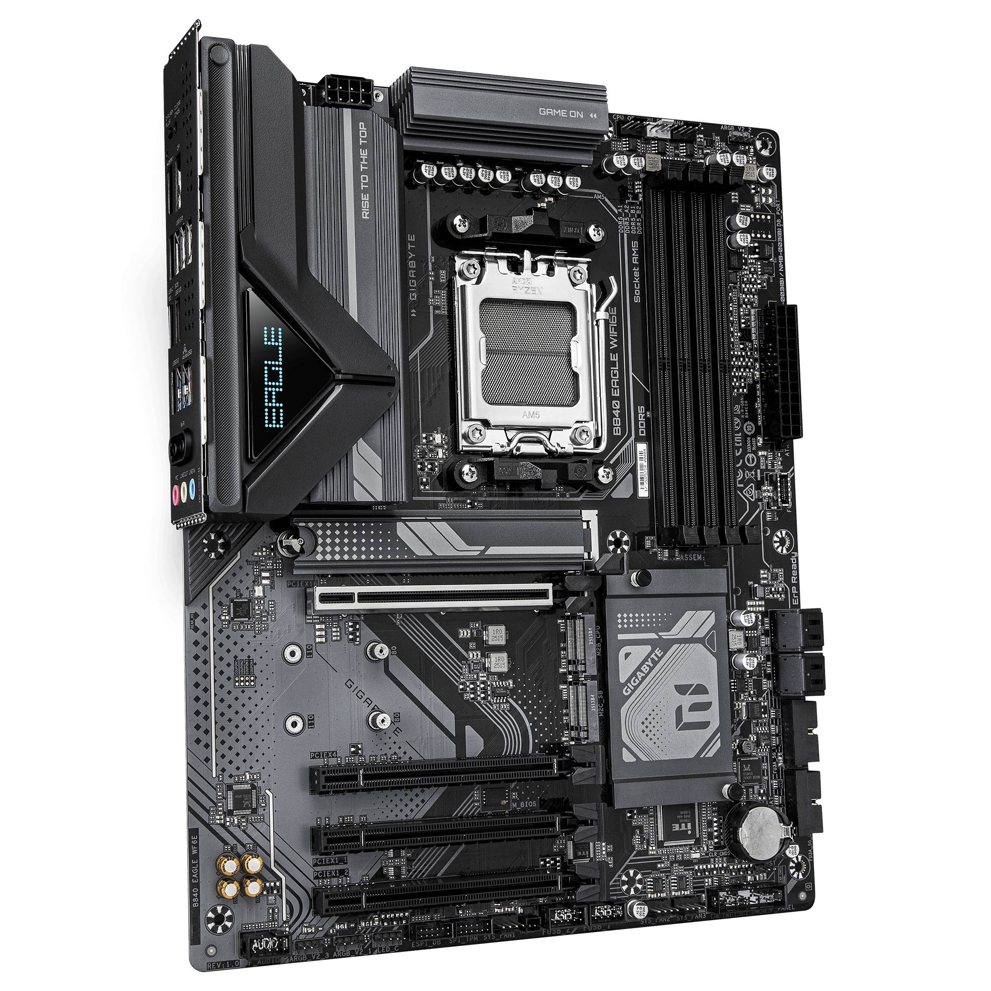 Schwarzes ASUS ROG STRIX Motherboard mit AMD-CPU-Sockel, RAM-Steckplätzen, PCIe-Steckplätzen und großen Kühlkörpern, dargestellt auf einfachem Hintergrund.
