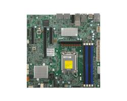 Computerhauptplatine mit CPU-Sockel, Erweiterungssteckplätzen, Kühlkörpern und vier RAM-Steckplätzen