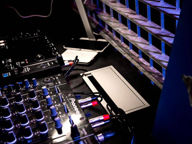 TecLines TKD008B Kabeldurchlass / Kabeldurchführung 120x240mm, schwarz