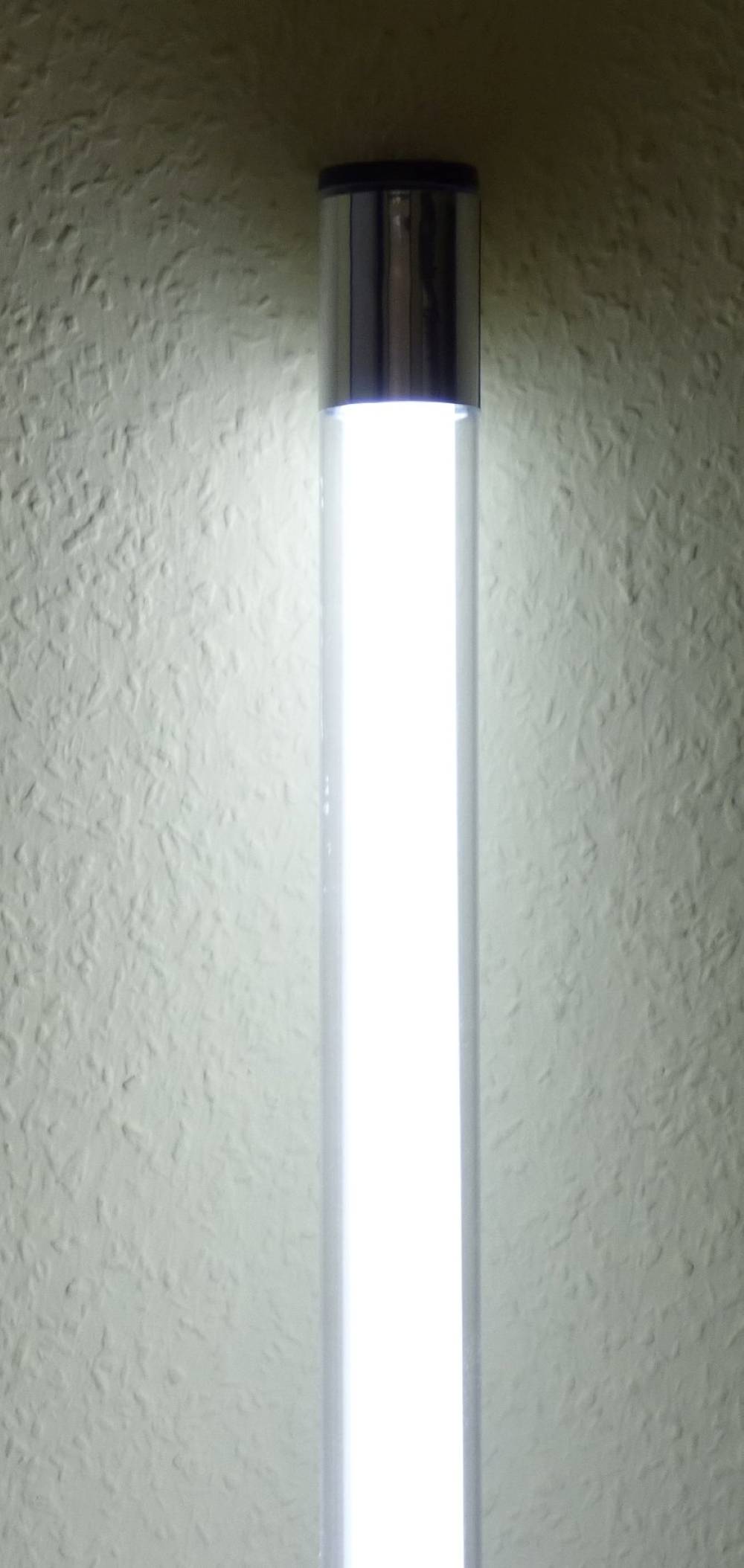 8202 LED Leuchtstab 12 Watt 1200 Lm 93cm IP20 Kalt Weiß mit Klipse
