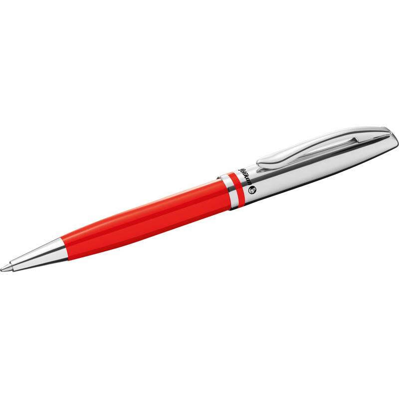 Ein roter und silberner Kugelschreiber mit Clip, diagonal auf weißem Hintergrund angewinkelt.