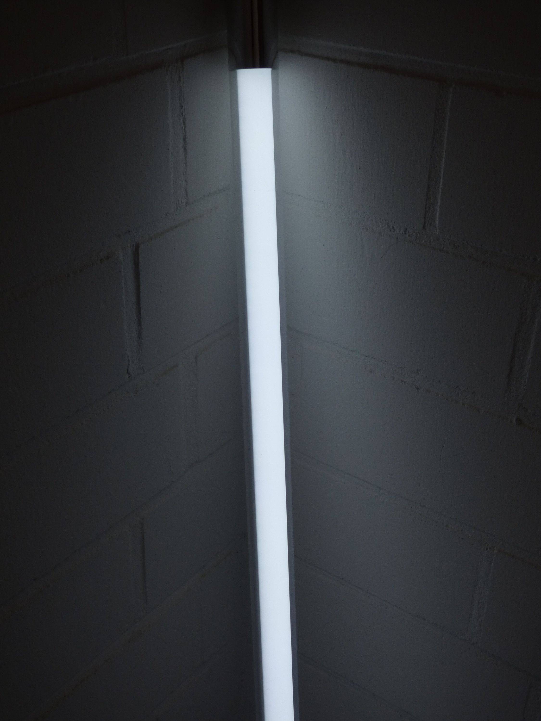 2968 LED Leuchtstab 9 Watt kalt weiß 1000 Lumen 63 cm Aussen IP-44