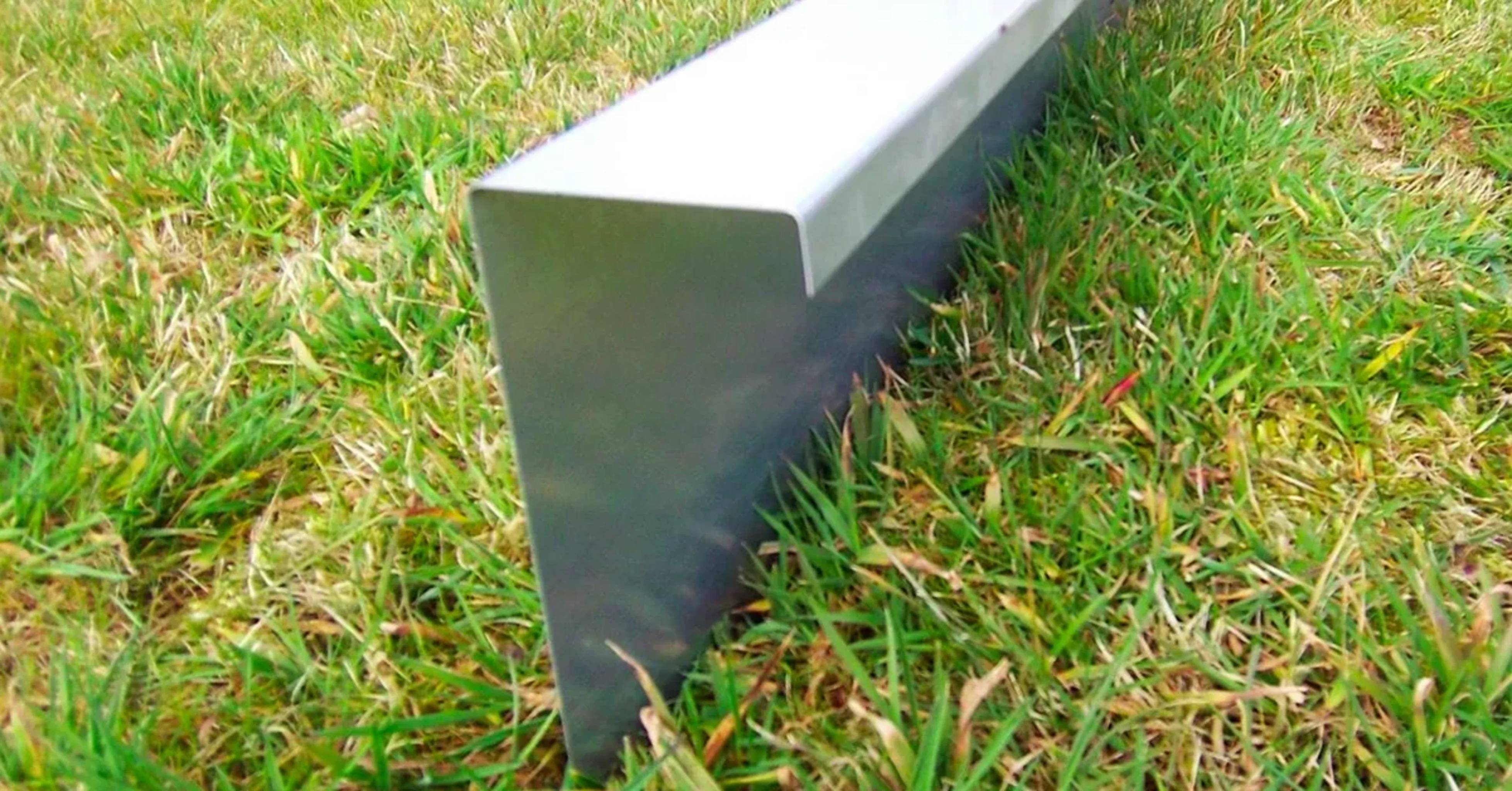 Schneckenzaun aus verzinktem Stahlblech 25 x 100cm | Schneckenblech | Schneckenschutz | Schneckenabwehr