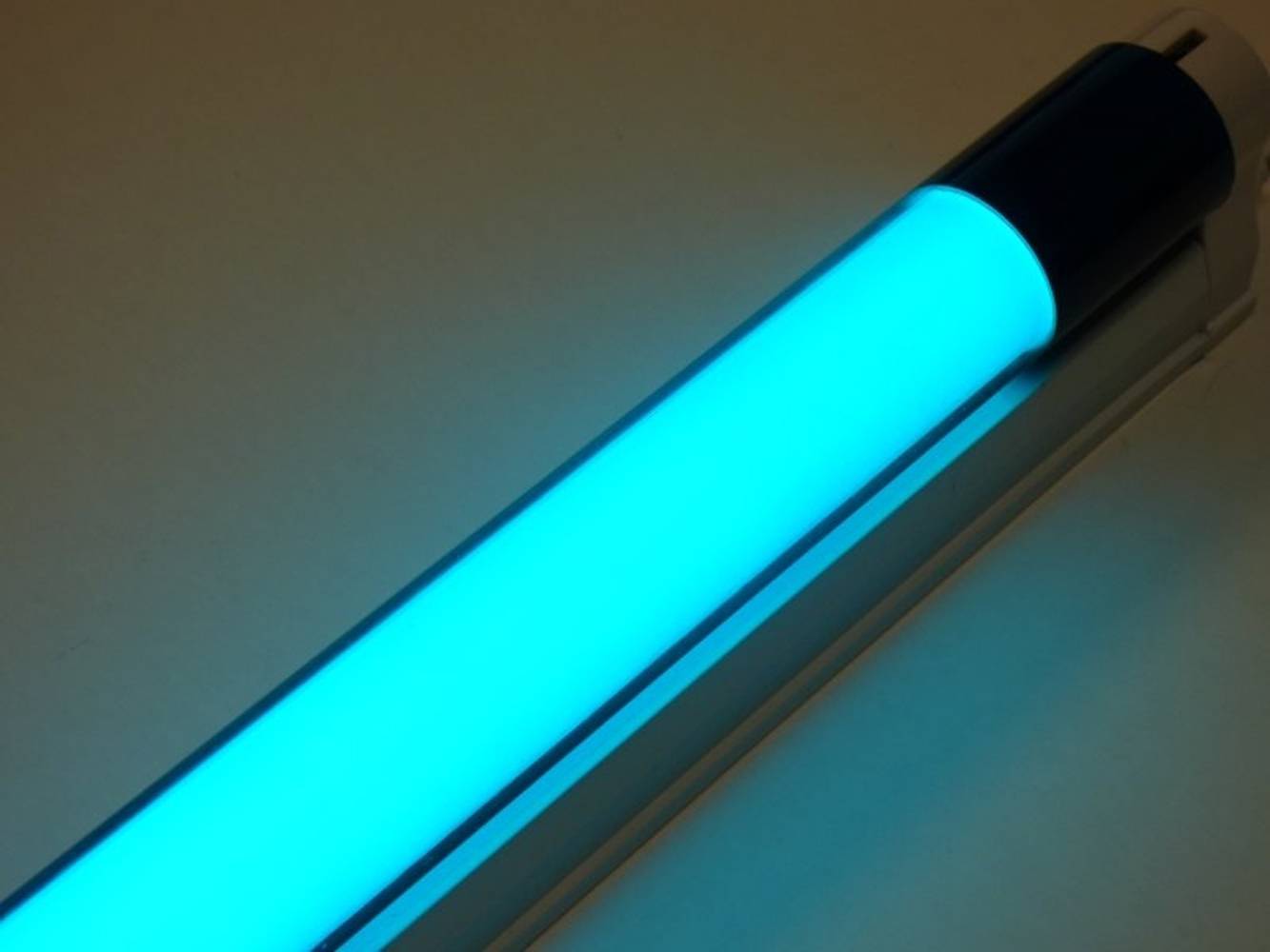 8205 LED Leuchtstab 12Watt 1200Lm 93cm GRÜN mit Befestigungs Klipse