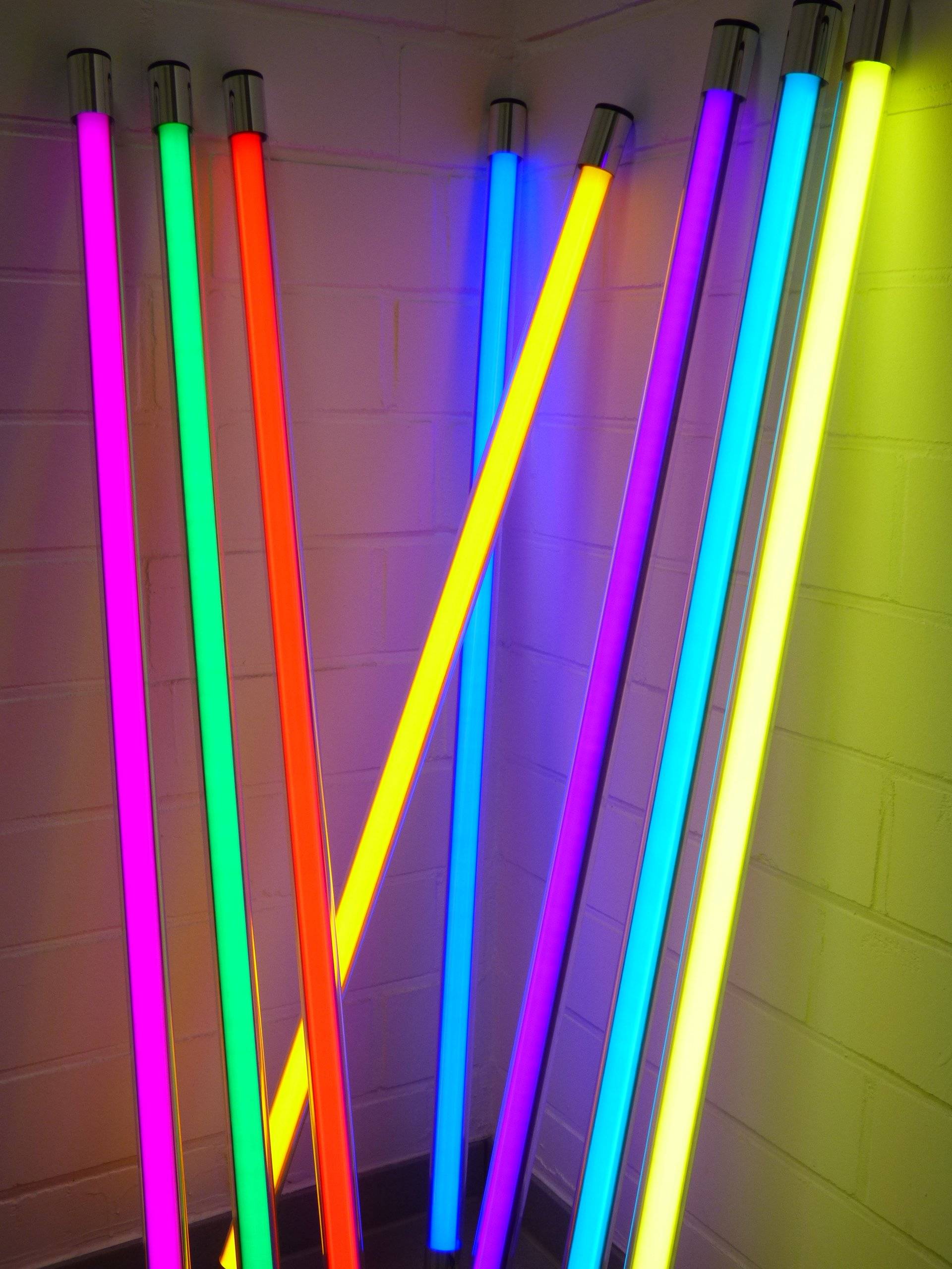 8271 LED Leuchtstab Garten Außen 9 Watt violett 1000 Lumen 63cm IP44