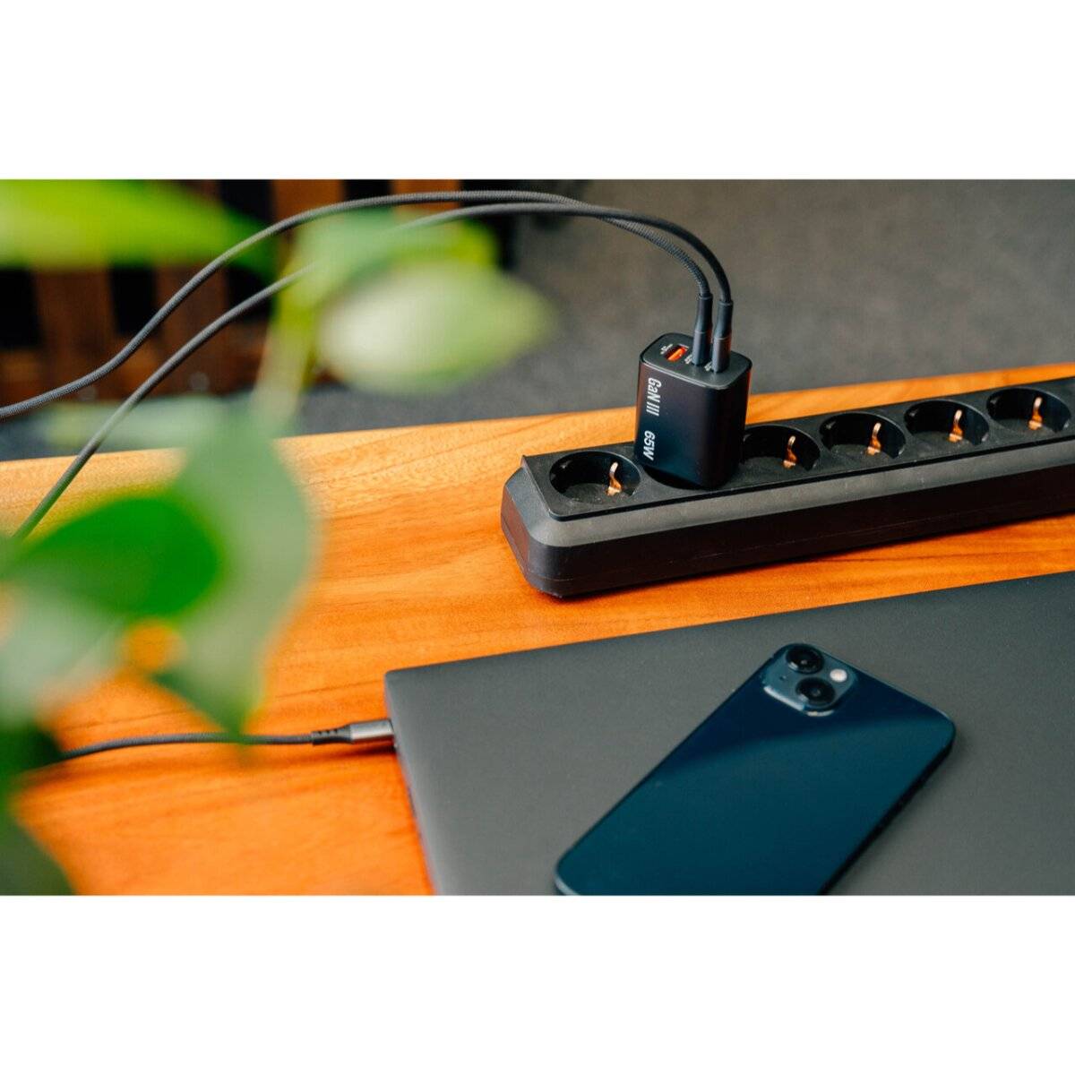 Verbatim GaN Ladegerät 65 W mit 2× USB-C PD und USB Anschluss Schwarz