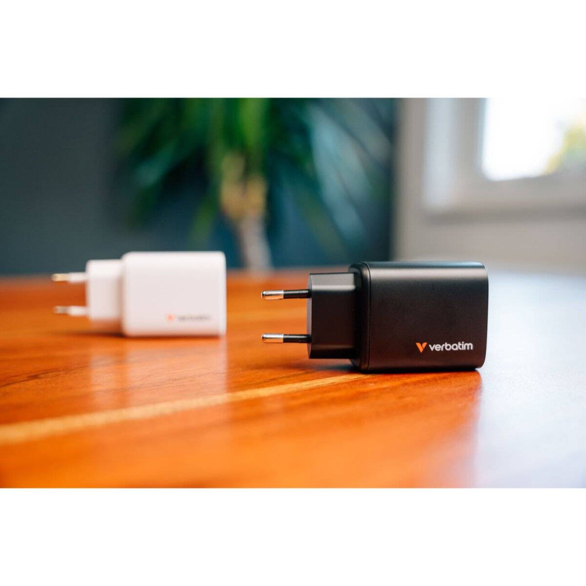 Verbatim GaN Ladegerät 65 W mit 2× USB-C PD und USB Anschluss Schwarz