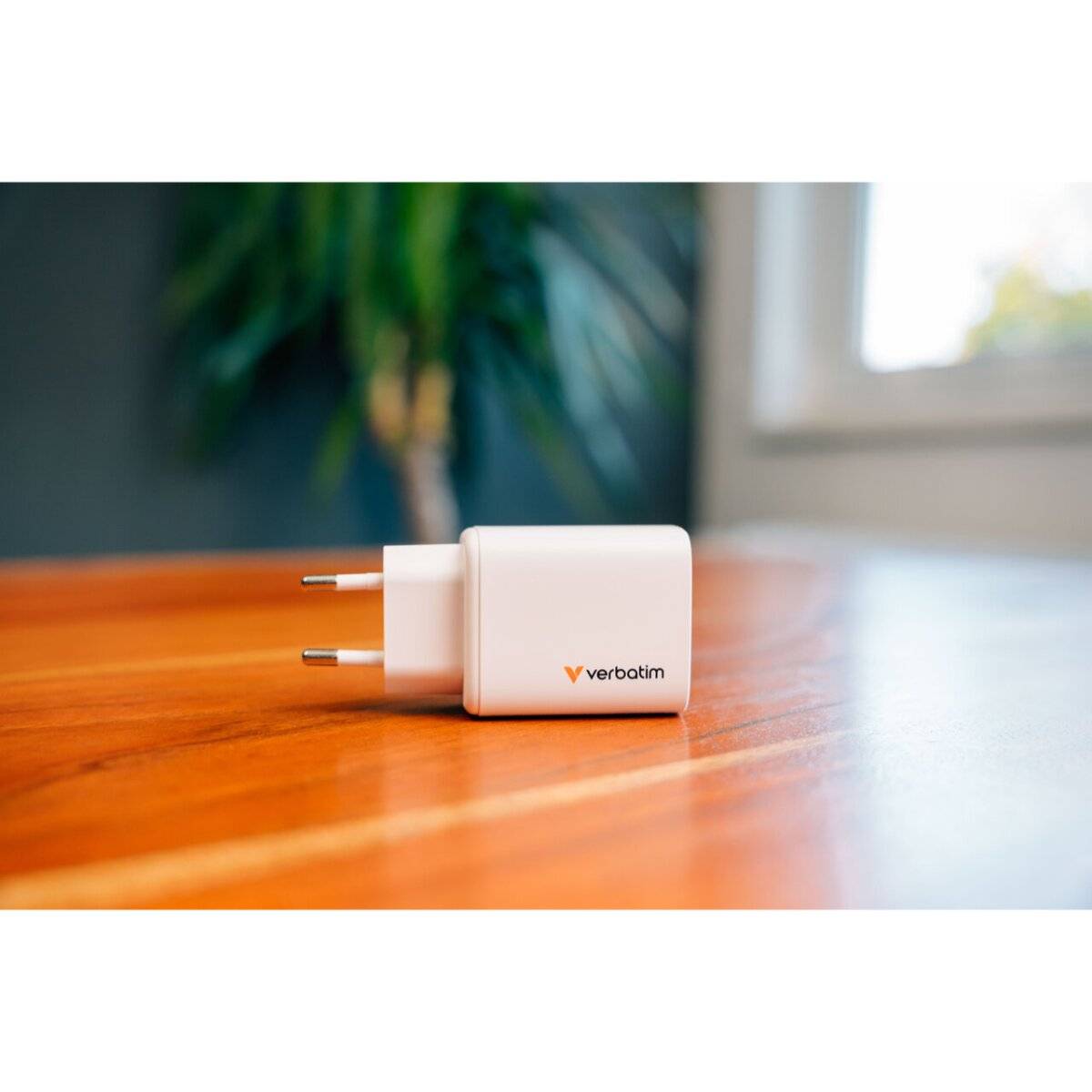 Verbatim GaN Ladegerät 65 W mit 2× USB-C PD und USB Anschluss Weiß