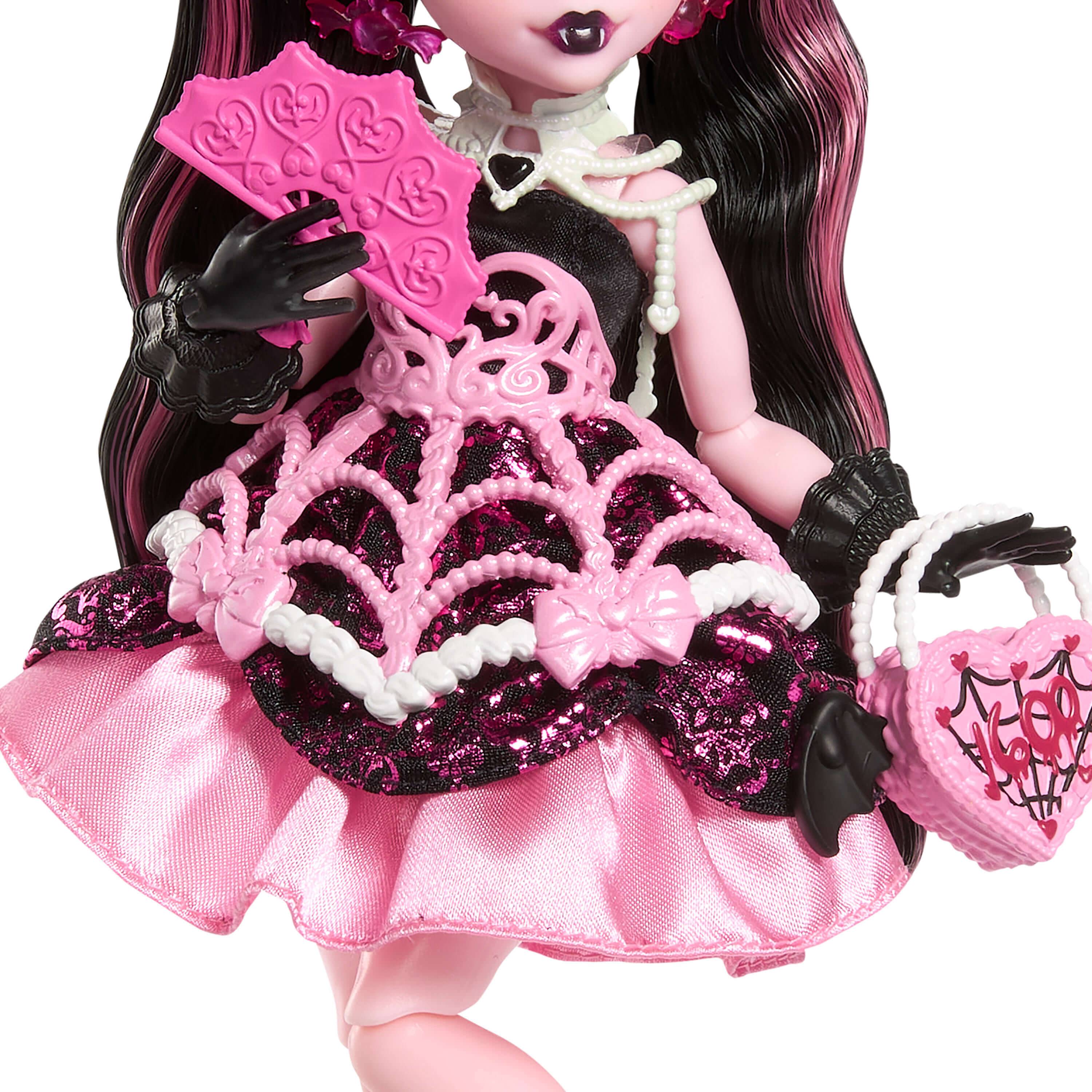 Mattel JBG74 - Monster High schaurig schöner Geburtstag Draculaura Puppe