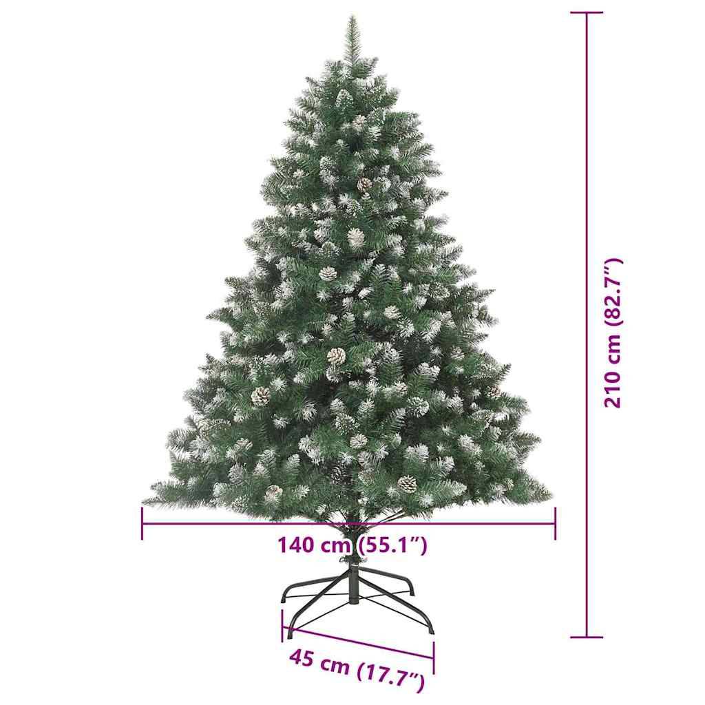 Ein künstlicher Weihnachtsbaum mit einer Höhe von 210 cm und einer Breite von 140 cm an der Basis, versehen mit einem Ständer, der 45 cm breit ist.
