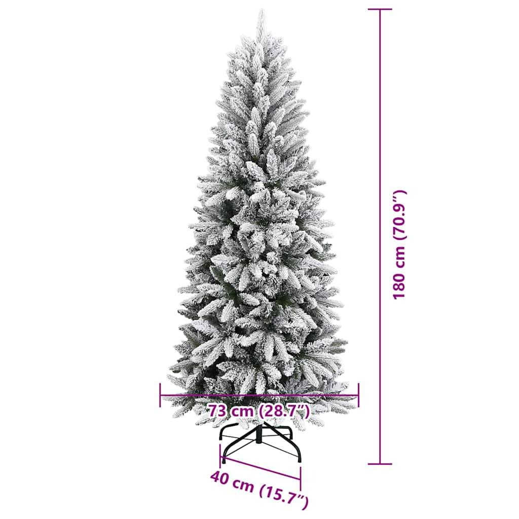 Ein gefrosteter künstlicher Weihnachtsbaum, 180 cm hoch, mit einem Basisdurchmesser von 73 cm auf einem Metallständer.