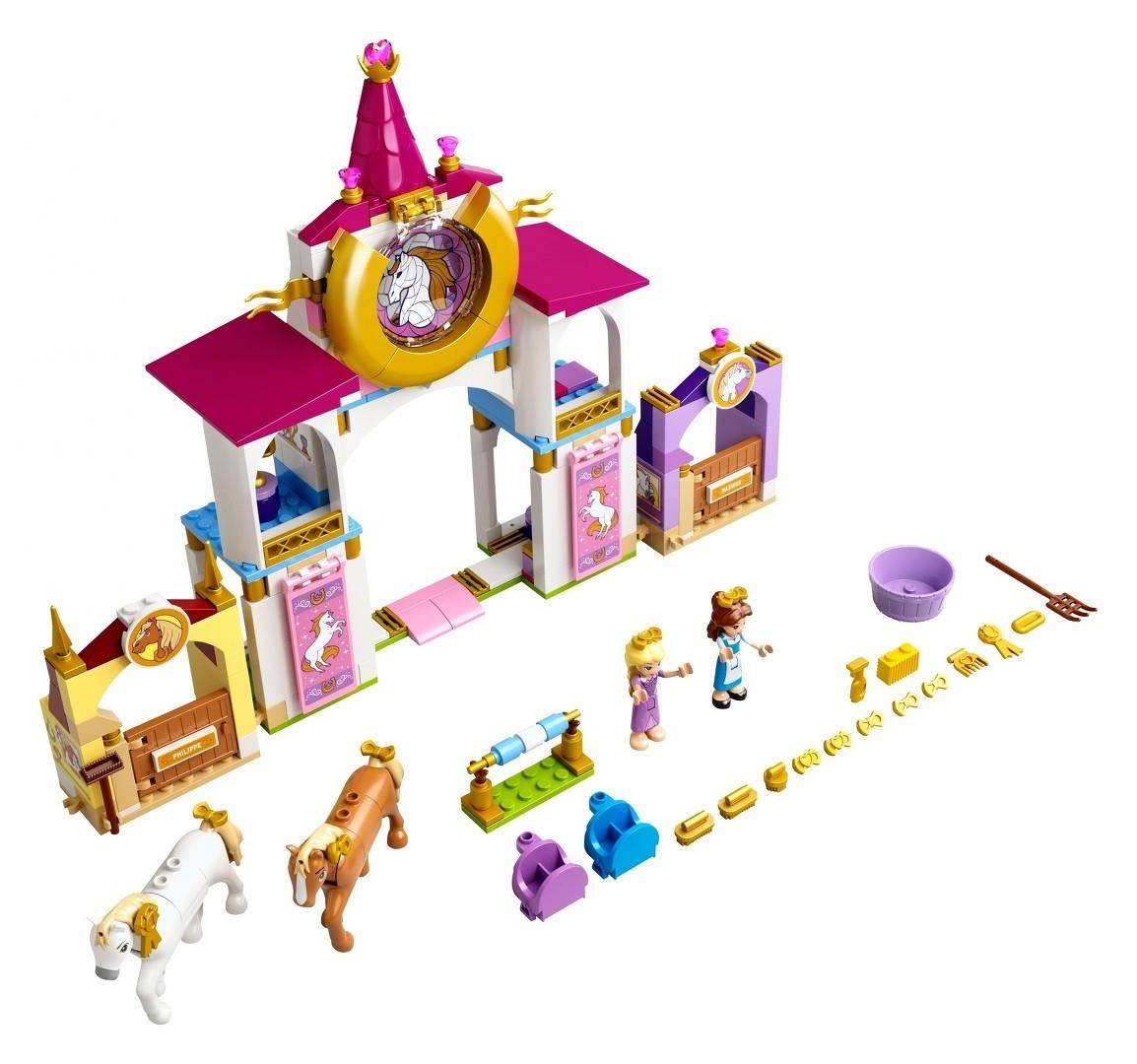 LEGO-ähnliches Pferdestall-Spielset mit einem violett-goldenen Tor, drei Pferden, zwei Figuren, Zubehör und Teilen, die zum Zusammenbau ausgelegt sind.