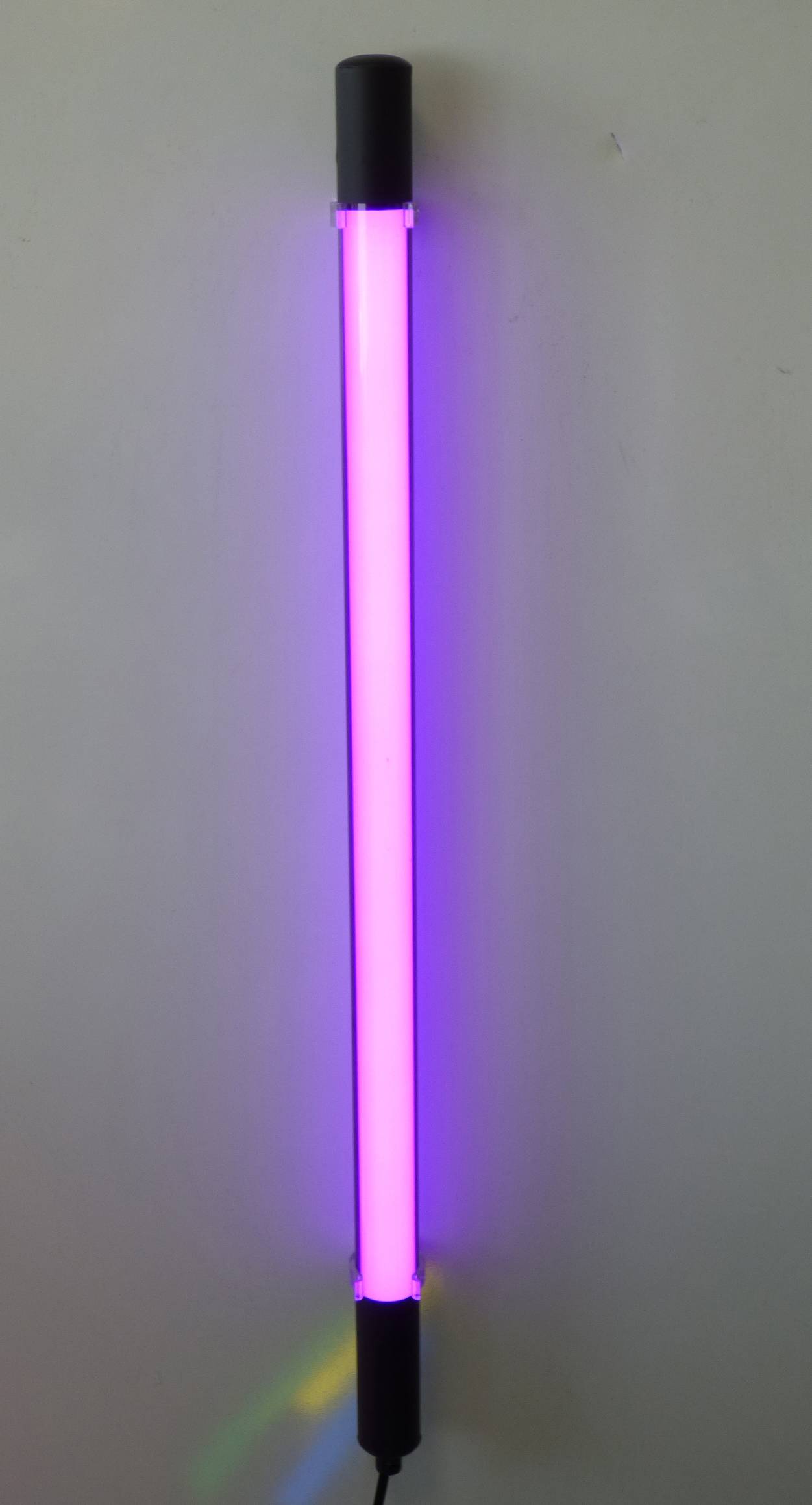 8862 Slim Leuchtstab 63cm Ø30mm Kunststoff-Röhre 9Watt 1000 Lm Violett