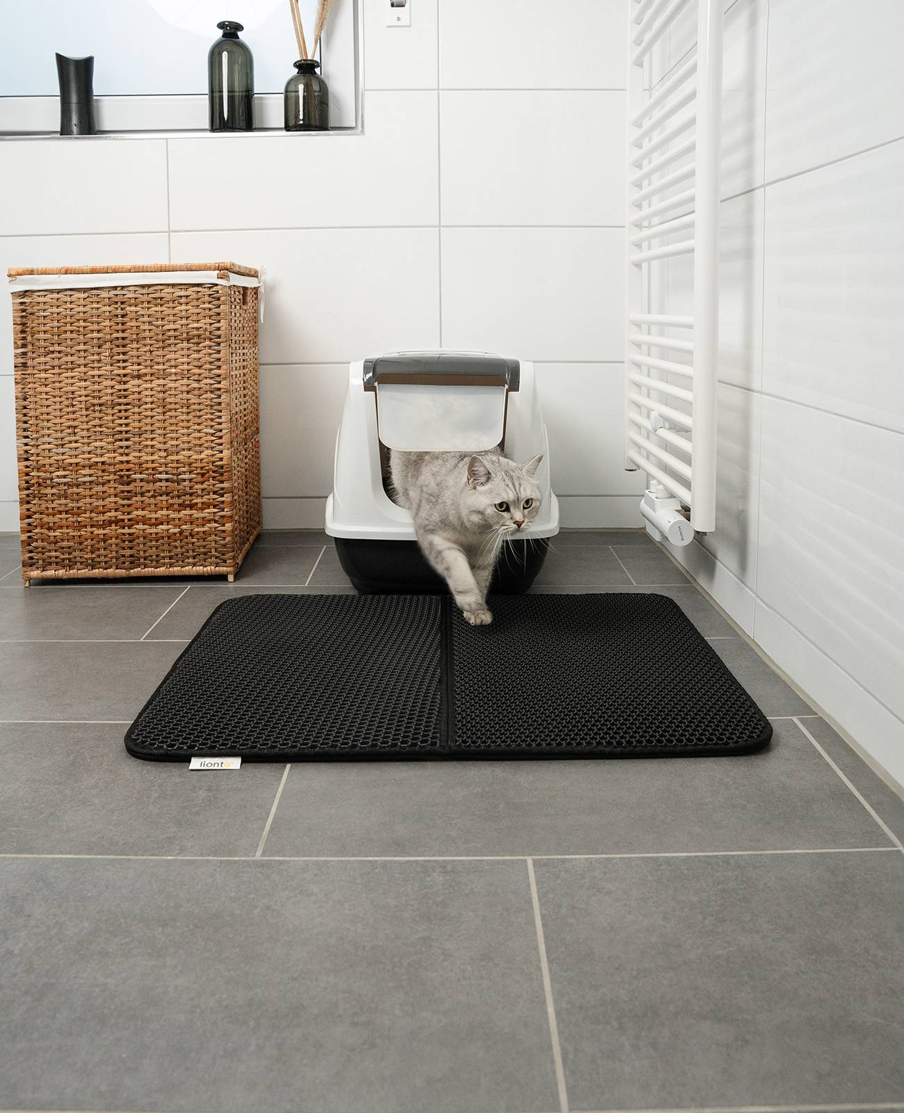 lionto Katzenstreumatte mit effektiver Wabenstruktur gegen Streureste, pfotenfreundlich & robust, 76x61 cm, schwarz