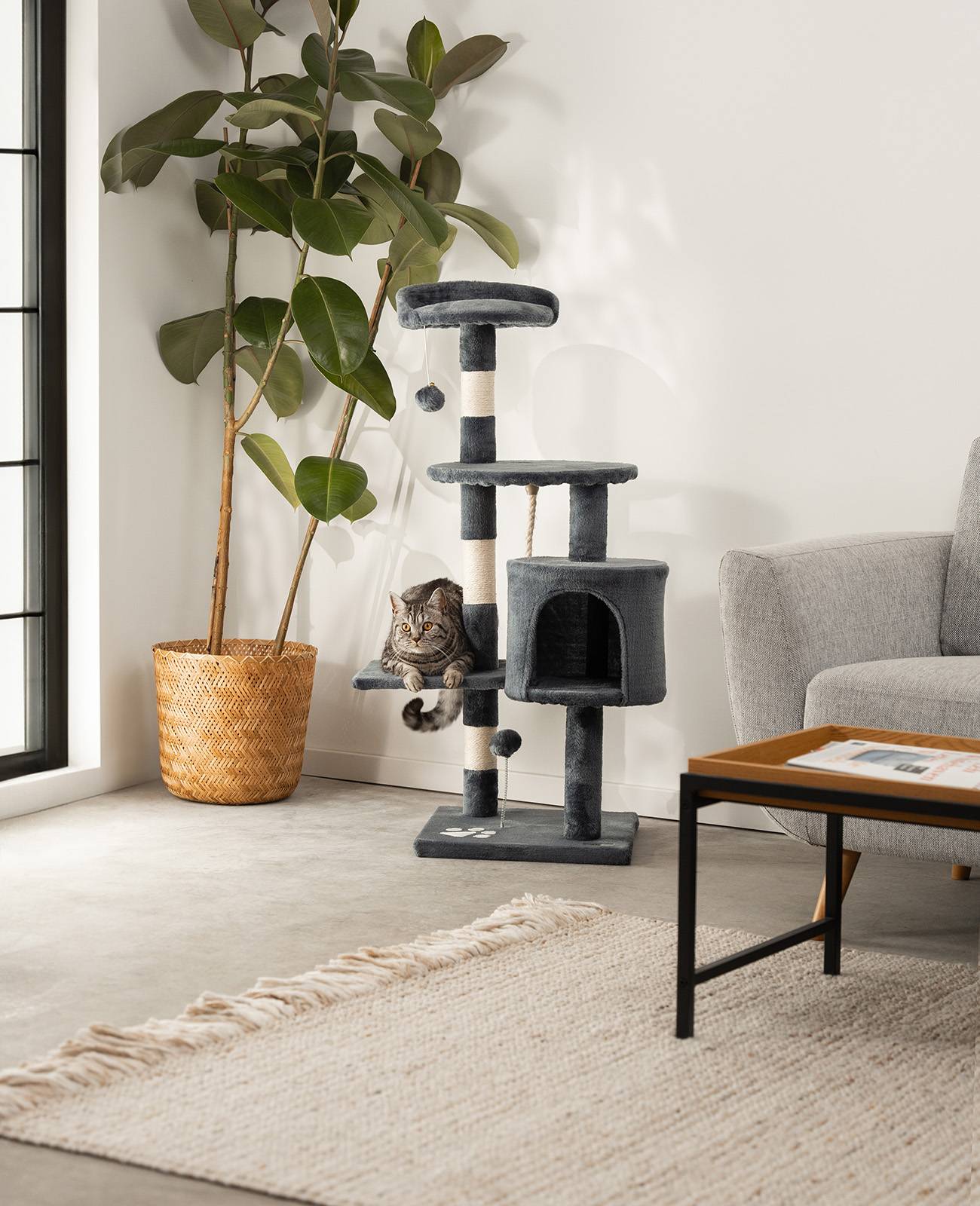 lionto Kratzbaum für Katzen 112 cm hoch, mit Höhle, Sisalseil, Plüschbällen & Wandhalterung, kompakter Kletterbaum, dunkelgrau