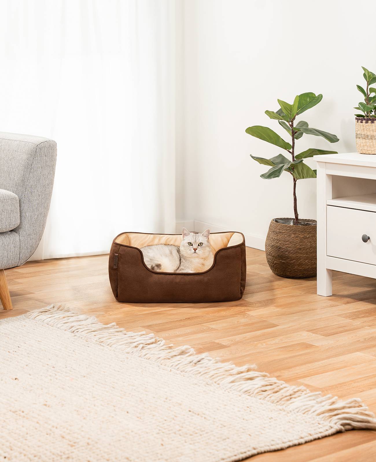 lionto Wendesofa für Katzen, 2-in-1 Katzenbett, weich gepolstert & pflegeleicht, modernes Design, 60x50 cm, braun/beige