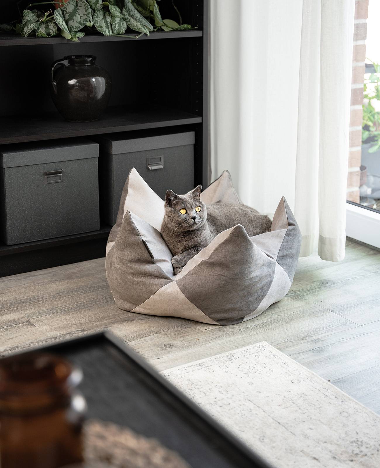 lionto Kronenkissen für Katzen, 60x35cm, hellgrau/dunkelgrau