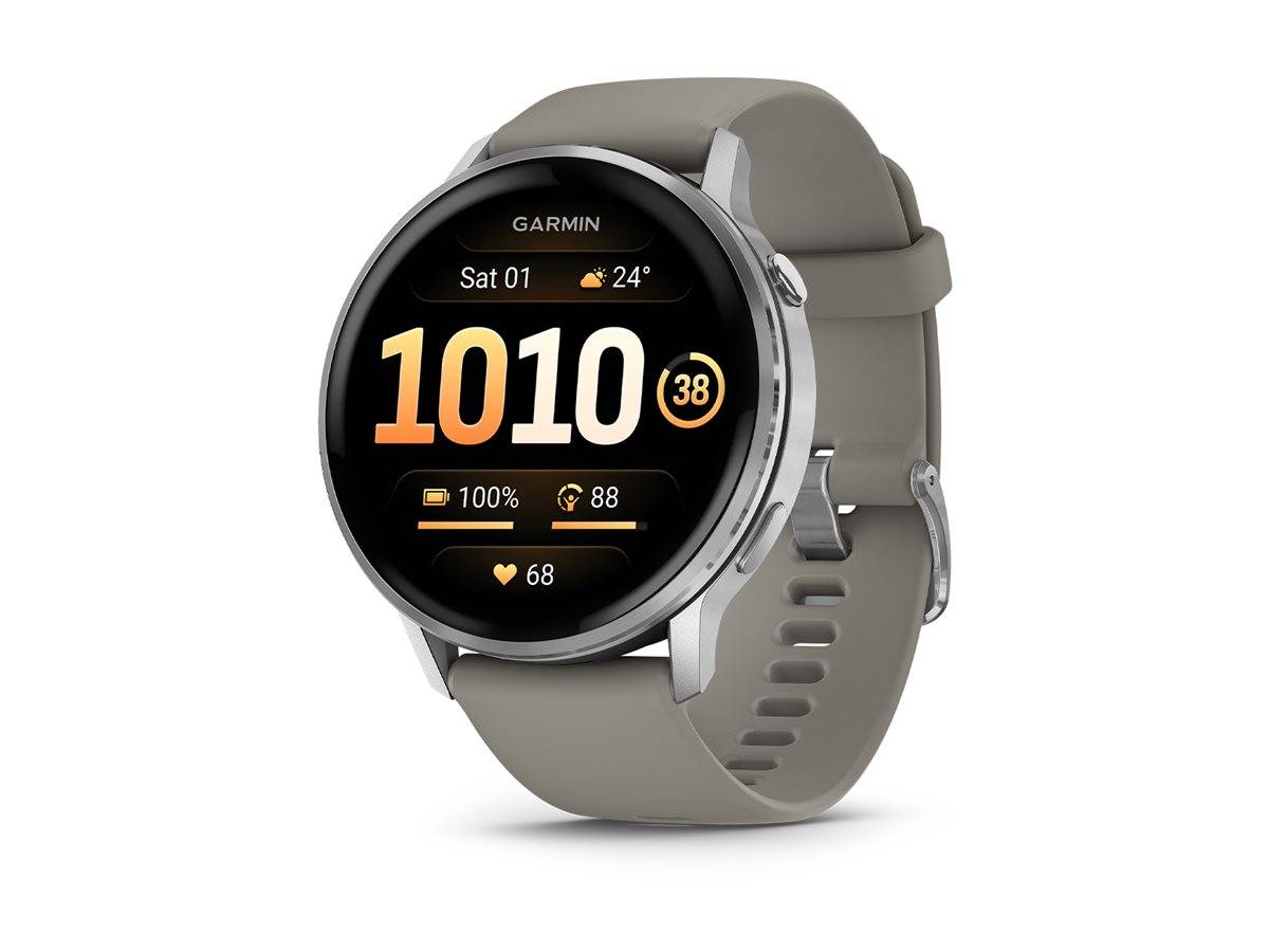 Eine Smartwatch zeigt '1010' Schritte, 24°C, Akku bei 100%, Herzfrequenz 68 bpm und Datum 'Sa 01'. Sie hat ein graues Band und ein rundes Display.