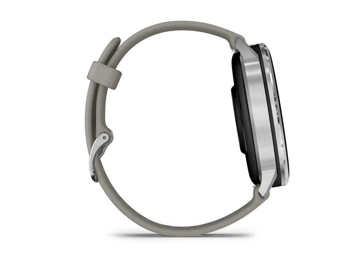 Eine Smartwatch mit einem silbernen Gehäuse und einem braunen Band wird seitlich gezeigt, wobei ihr schlankes und modernes Design hervorgehoben wird.