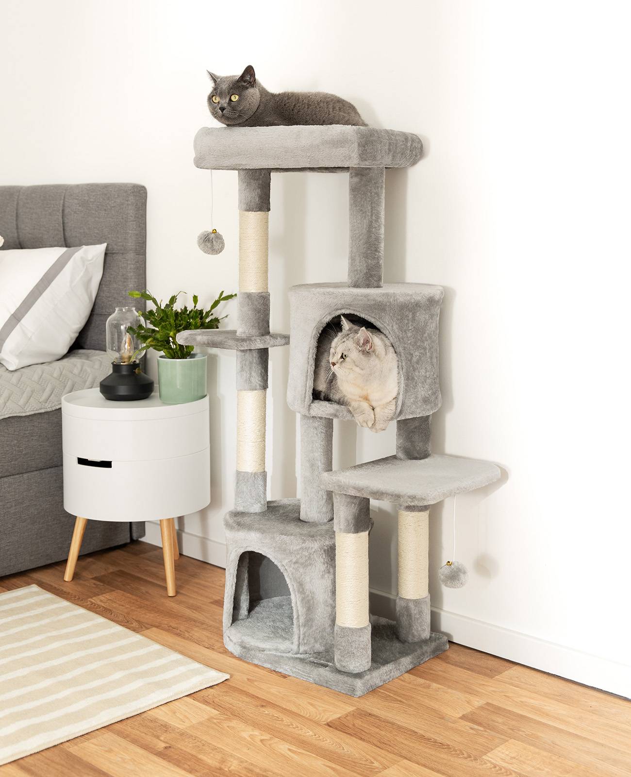 lionto Katzen Kratzbaum 115 cm, stabiler Kletterbaum mit 3 Ebenen, 2 Höhlen & 4 Sisalstämmen, inkl. Wandhalterung, hellgrau