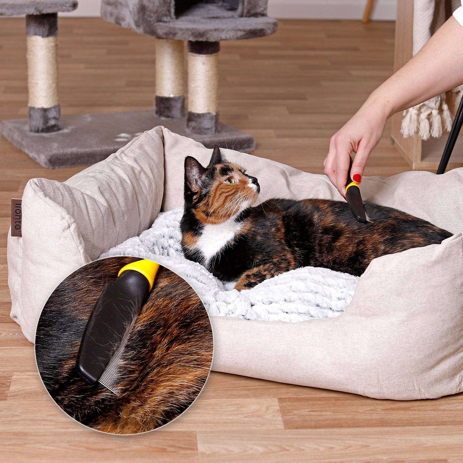 lionto Flohkamm Katze, feiner Edelstahlkamm mit Anti-Rutsch-Griff, entfernt Flöhe, Staub & lose Haare schonend, gelb/schwarz