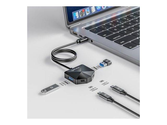 USB-C-Laptop-Hub mit HDMI-, USB- und Speicherkartenports, verbunden mit einem MacBook, mit auf einem Schreibtisch angeordneten Kabeln und Adaptern.