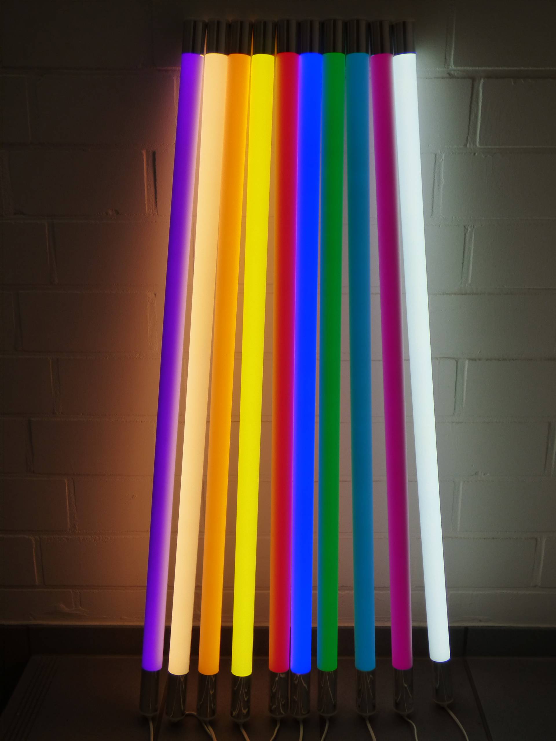 6726 LED Leuchtstab Satiniert 0,63m Lang 1000Lumen IP20 Innen Rot